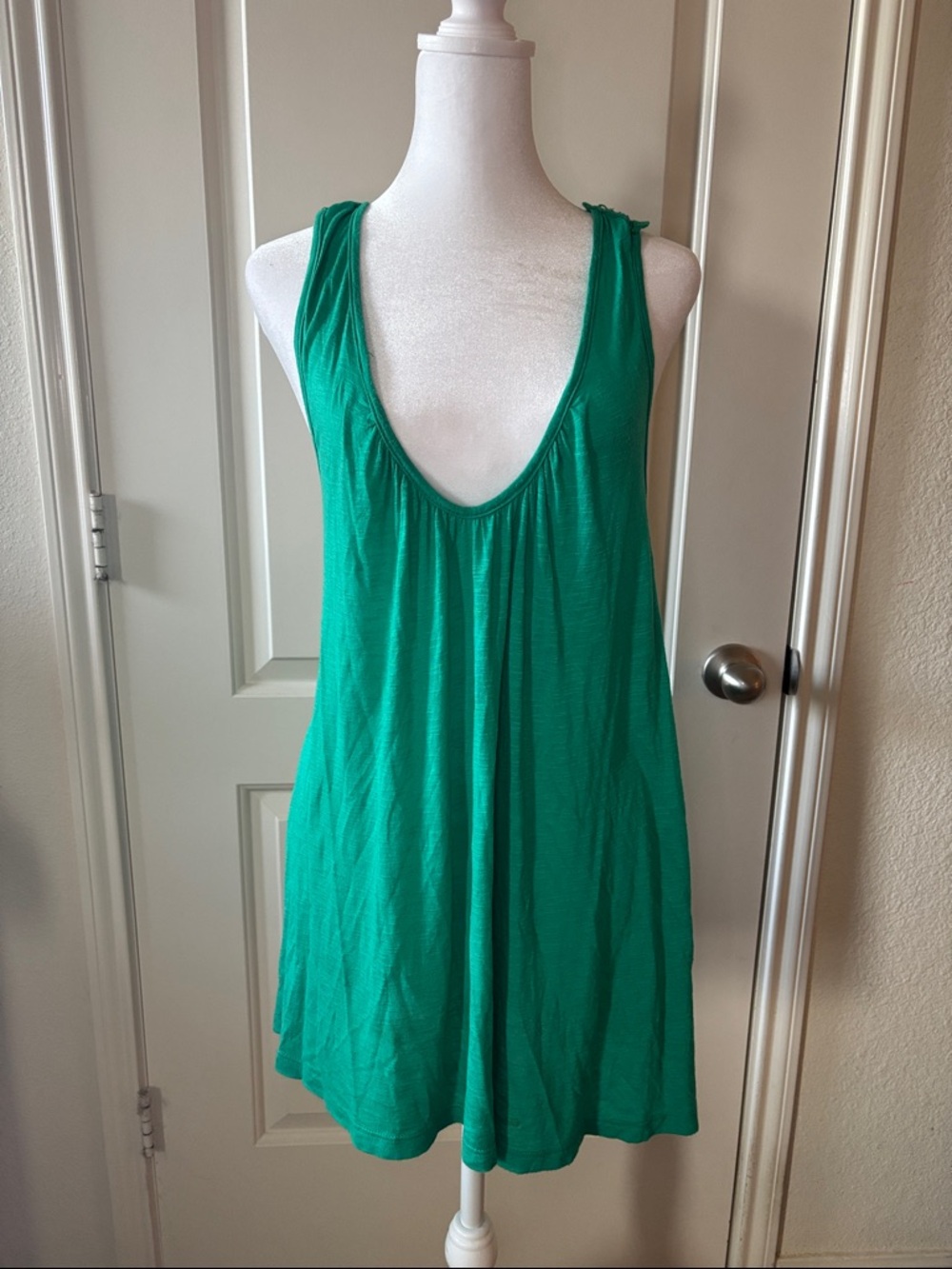 Forever 21 Emerald Green Scoop Neck Swing Tank